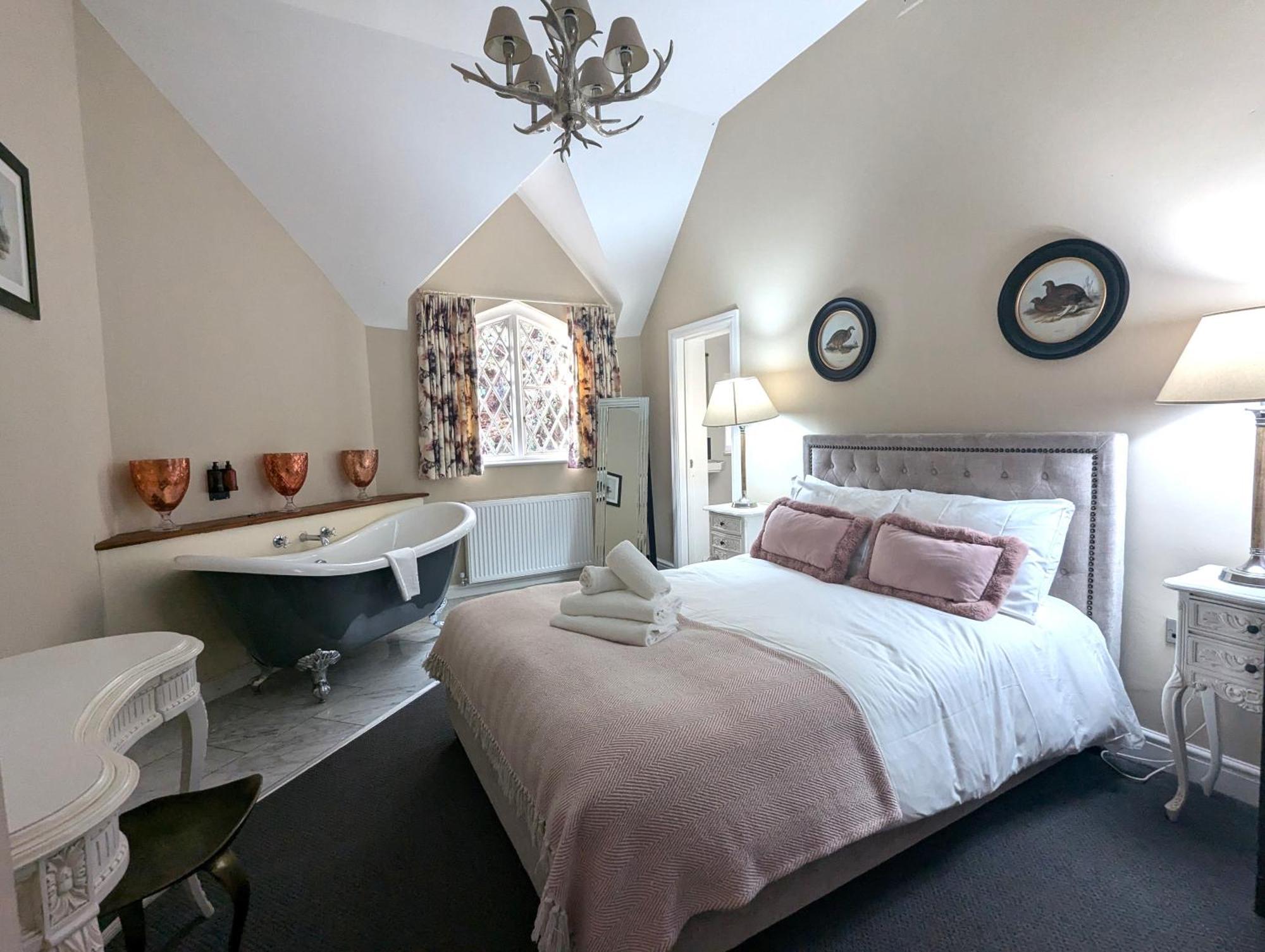 The Coach House Apartment At Cefn Tilla Court, Usk Exterior foto